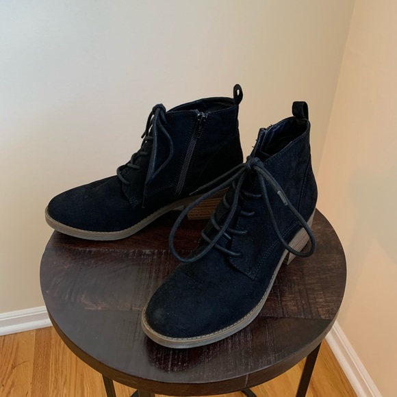 Black suede booties size 7 - Picture 3 of 4